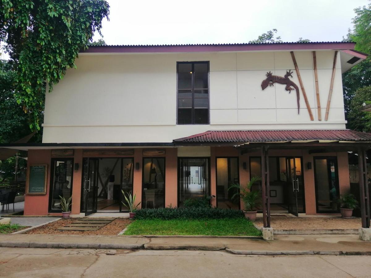 โครอนอีโค่ลอดจ์ Hotel โกรอน ภายนอก รูปภาพ